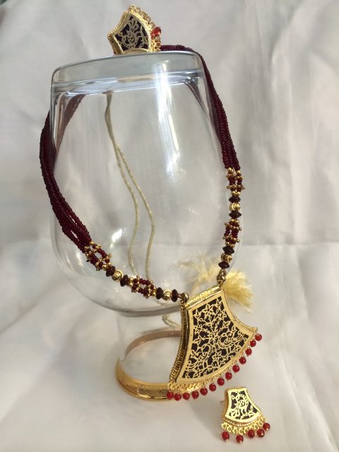 Thewa Artwork, Handmade Rajasthani Wine/Gold Jewelry Set Thewa Artwork, Handmade Rajasthani Wine/Gold Jewelry Set