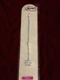 Traditional Indian maang tika in silver color (MTSF006) Traditional Indian maang tika in silver color (MTSF006)
